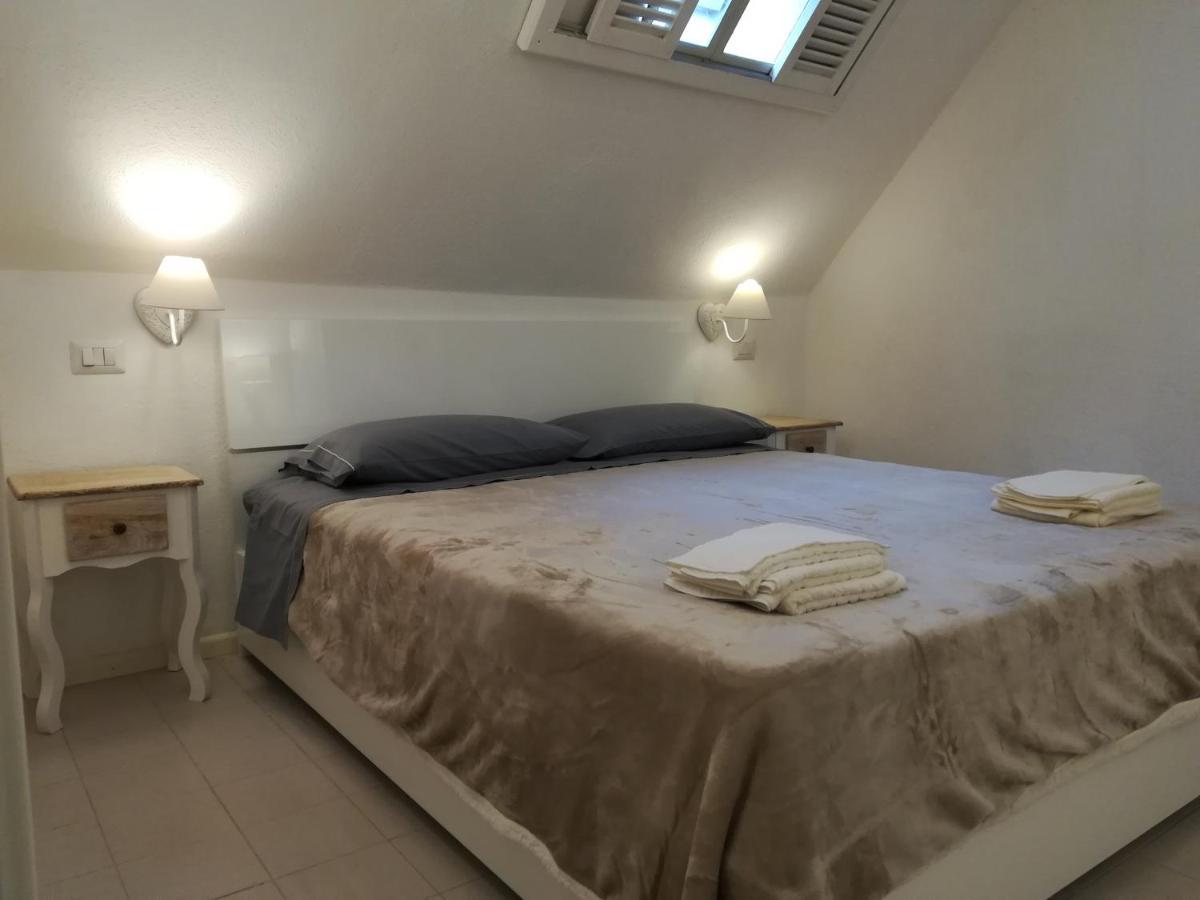 Santa Margherita Di Pula, Calaverde, Deliziosa Villetta 100 Metri Dal Mare 외부 사진